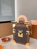 Designer Petite Malle Mini Hard Box Vertical Luggage Bag Retro Handbag Shoulder Shoulder Crossbodys Phone Bag Beach Camera Box Wallet dhgate Messengers Men's