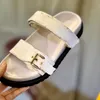 2024 marka sandały oryginalny designer skórzany kapcie Klucz pasek stary kwiat komfort płaski sandały platforma plażowa buty butów bez wysiłku swobodne slajdy lato