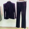Högkvalitativ nyaste höstvinter 2024 Designerdräkt Ställ in kvinnors enkelknappar Velvet Blazer Flare Pants Suit