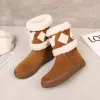 Designerlaarzen Halfhoge sneeuwlaarzen Pluche laarzen Veterlaarzen Hoge kwaliteit dameslaarzen Halve laarzen Klassieke stijl Bruin Zwart Schoenen Winter Herfst Snowboots 01