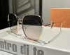 Gafas de sol de diseñador de lujo para mujer Actitud de moda Lente de protección UV400 Cuadrado Marco completo Chapado en color dorado Logotipo lateral Gafas de sol doradas Nuevo Viene con caja