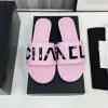 2024 Nachrichten Hohe Qualität Frau Hausschuhe Mode Sandalen Strand Klassische Slipper Plattform Dame Flache Rutschen Farbe Block Alphabet Leder schnalle Hausschuhe