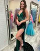 Abito da cerimonia formale invernale color smeraldo 2k24 Specchio di vetro con perline aderente Preteen Lady Pageant Prom Evento serale Hoco Gala Gala di laurea Tappeto rosso Abito da passerella con spacco alto