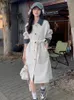 Trench da donna LANMREM Primavera stile coreano Cappotto di media lunghezza da donna Colore a contrasto Cintura con risvolto Giacca a vento in vita raccolta 2024 25080