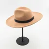 Berets King Wheat Wide Edge Big Brim Wool Formal Black Women Fedora Stage Watch Show Felt Cap Winter Lady Fashion Party Khaki Top Hat