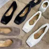 Zapatos elegantes con punta cuadrada y empalme para mujer, zapatos planos con pelo Veet, mocasines sin cordones a la moda de diseñador para primavera y otoño 2022, blanco y negro