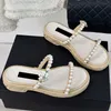 24SS Womens Slipper Slip on Sandals Designer Chunky Pltform Heels 3cm/7cm Slides Camellia Pearl Matelasse Meanted Muels Muels Outdoor Leasure Shoe مع أكياس الغبار