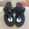 Designer-Sandale, Mann, Frau, Luxus-Slide, flacher, dicker Boden, Flip-Flop, bestickter Druck, Gelee-Gummi-Leder-Slipper, 35 45 mit Box, Staubbeutel, Damen-Flip-Flops