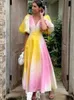 Grundläggande avslappnade klänningar Sexig V-ringning Puff ärmar Rygglös regnbågsklänning Kvinnor Hög midja A-Line Princess Dress 2023 Womens Vacation Colorful Versidos J240222