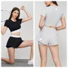 LU-1932 Cross Waistline Sching Hem Tennis Fitness T-shirt Fake Dwuczęściowe Szorty Yoga Sports Suit