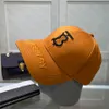 カジュアルボールキャップデザイナーキャップファッション帽子通気性4色の調整可能なクラシックレター女性男性ドーム高品質の帽子