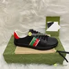 Designer gg Scarpe casual Bee Ace Sneakers Scarpe basse da donna da uomo Scarpe da ginnastica da passeggio con strisce verdi nere ricamate tigre di alta qualità