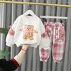 Ensembles de vêtements OLEKID 2024 printemps automne 2 pièces filles vêtements ensemble dessin animé ours pull sweats coton pantalon bébé