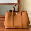 10A Luxurisk väska Top Women's Handbag Garden Party Bag Designers Väskor Totes stor storlek Crossbody Purse Cowhide Leader Produ276g
