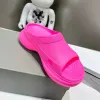 منصة النساء Slippers Sandals Slippers Mules الكعب المكتنزة على النعال المثقبة حول إصبع القدم المفتوح للنساء المصممين المصممين أحذية المصنع