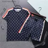 Mens Tracksuits Designer Mens Tracksuits Conjuntos Jogger Moletons Esportes Jogging Ternos Homem Tracksuits Duas Peças Set Camiseta Verão Impresso Manga Curta Shorts T2402