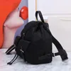 Mochila de nylon de designer de luxo para mulheres, mochila escolar de grande capacidade, bolsas de viagem