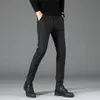 Czarne spodnie męskie spodnie w kratę sprężyste i jesienne Slim Pants Men Szare Stripe Sfers 2838 Pantalones Hombre 240220