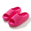 Flip flops tofflor för män och kvinnor som bär på stranden utanför på sommaren inomhus mjuka solerade badrum badar anti slip sandaler multi