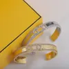 Лучшие модные браслеты Браслет из 18-каратного золота для женщин Роскошный дизайнерский браслет Браслеты Модные украшения