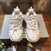 Дизайнер Balencigs Модная повседневная обувь Роликовые коньки Chunyuan Paris Dad Shoes Track3.0 На открытом воздухе на толстой подошве Чай с молоком Повышенные светодиодные фонари Обувь Putian Пара F7OE