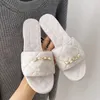 2024 Designer Pantannières de printemps / été sandales multi-styles pour la plage d'été Luxury Cuir Casual Flats Slippers Flip-Flip-flip-flip