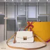 2022 Whole Classic Designer Bags Bags عالية الجودة لكتف الكتف للنساء في حالة التسوق السعة الكبرى حقيبة رسول جلدية حقيبة يدوية T338Z