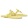 Kvinnor designer platt sandaler mode glider patent läder svart vit rosa petunia brun fuchsia guld smör kvinnliga skjutreglage tofflor damer flip flops