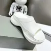 منصة النساء Slippers Sandals Slippers Mules الكعب المكتنزة على النعال المثقبة حول إصبع القدم المفتوح للنساء المصممين المصممين أحذية المصنع