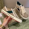 Designer tennis 1977 sneaker basse per uomini donne in tela scarpe casual con suola ricamata in gomma e stile senza tempo per allenatori all'aperto