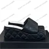 Damen-Sandalen aus Lammfell mit Keilabsatz und Plateausohle, 6,5 cm, Designer-Steppstruktur, goldene Hardware, Matelasse-Hausschuhe, Damen-Slipper, Outdoor-Freizeitschuh, Gummisohle