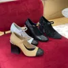 Luxe Mary Jane Pompes Channellies Designer Femmes Sandales Chaussures habillées en cuir de mode talons épais patchwork chaussures de soirée kaki noir et blanc