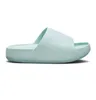 Ny säsong Calm Slide Designer tofflor Män Kvinnor Designers Slides Black Sail Geode Teal Jade Ice Sesame Womens Mens Designer Sandaler