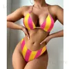 Swimwear féminin Yisiman 2024 Bikini Love Mesh Sexy Sweet Three Piece Set T240222