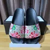 Luxus Marke Sandalen Berühmte Designer Frauen Männer Hausschuhe Gummirutsche Sandale Schwarz Floral Canvas Blau Blumen Matelasse【code ：L】Slide Strawberry Print Stripe Slide Flats