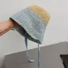 Women Designer Bucket Hap pusta słomka spersonalizowana metalowa litera Basin Hats Pasek podbródek projekt mody plażowy kapelusz