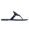 Sandaler berömda designer kvinnor Sandaler Kvinnor Flip Flops Metallisk orm präglad läder Sandal Slides Luxury Slipper Lady Dhgate Slide 36-41