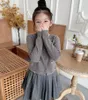 Set di abbigliamento Felpa per bambini 2024 Autunno Ragazza Gonna Marca Bambini Giacca di jeans Vestiti Cute Baby Manica lunga T-shirt Top Cardigan Outwear