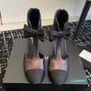 Designer di moda con fiocco di marca Abito da donna Scarpe formali Sandali classici con tacco spesso in metallo con doppia lettera