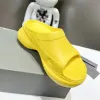 Chinelos de plataforma feminina sandálias chinelos mules saltos grossos slip-on chinelos perfurados redondo dedo do pé aberto para mulheres designers de luxo sapatos fábrica footwea