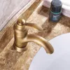 Grifos de lavabo de baño Madica, mezclador de lavabo alto y grifo frío, caño giratorio, grifos de agua de tocador montados en cubierta de bronce antiguo