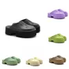 Marca de luxo buracos sapatos sandálias de borracha casa com caixa areia aumentar sapatos leveza sandálias deslizamento designer sapato com caixa