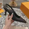 Pumps mit ausgestelltem Absatz, glitzernder Slingback, spitzer Zehenbereich, Damen-Designer-Sandalen, Schiebekette, elastischer Riemen, Büro-Kleiderschuhe, hochwertiges Kalbsleder in Spiegelqualität, bequem