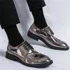 Scarpe eleganti semi formali mezzo argento beige tacchi da sposa tennis rosso per uomo abiti 2024 sneakers sportive marchio