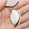 Pendentif Colliers 2pcs Lot Naturel Nacre Coquille Ovale Conque avec chaîne de corde en cuir pour femmes hommes bijoux accessoires