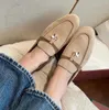 Nowy sezon zamszowe skórzane buty męskie buty do pieszych butów luksusowe trampki Nubuck Designer Designer Flats Sukie-On Sukierek Duży rozmiar 45 46 z pudełkiem