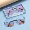 Solglasögon RIMLESS Square Stor ram Gradient Color Fashion Street POGRAPHY GLASS FÖR KVINNA UV400 POSSITAL