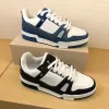 Luxury Downtown Walk Shoe Designer sur le logo en relief homme entraîneur triple rose blanc ciel bleu bleu vert jaune lacet up extérieur sneaker sportif