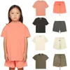 مصمم ESS Kids T-Shirt Shirts يضع ملابس ملابس أطفال مجموعة أطفال ريد سوداء الفتيات الفتيان