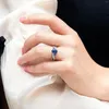 Klaster pierścieni 925 Srebrna obrączka ślubna z Europy i Ameryki Modna kolorowa szafir dla kobiet